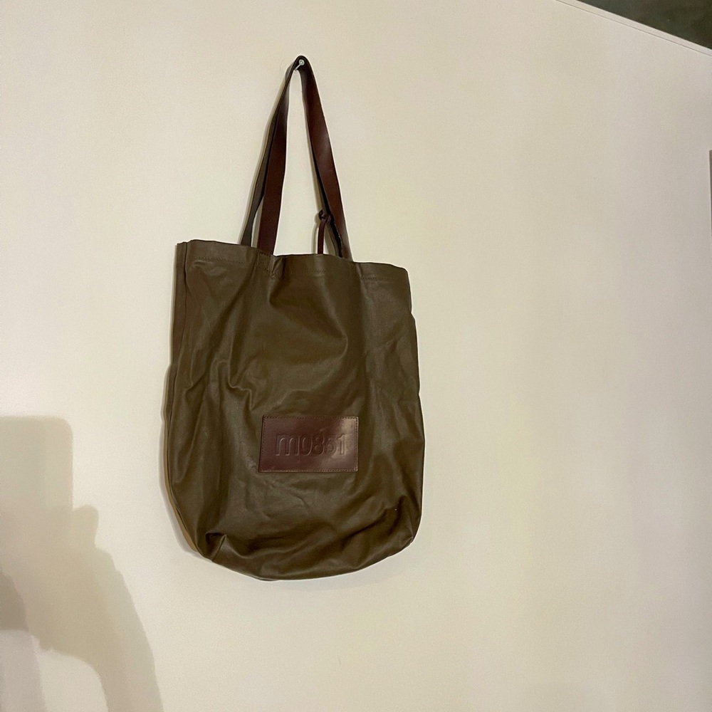 m0851 tote